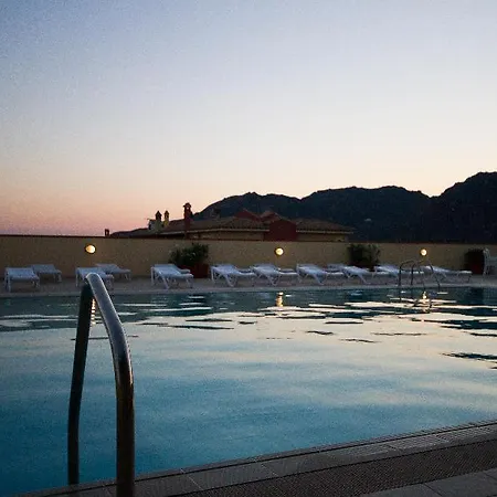 Le Fontane アパートホテル